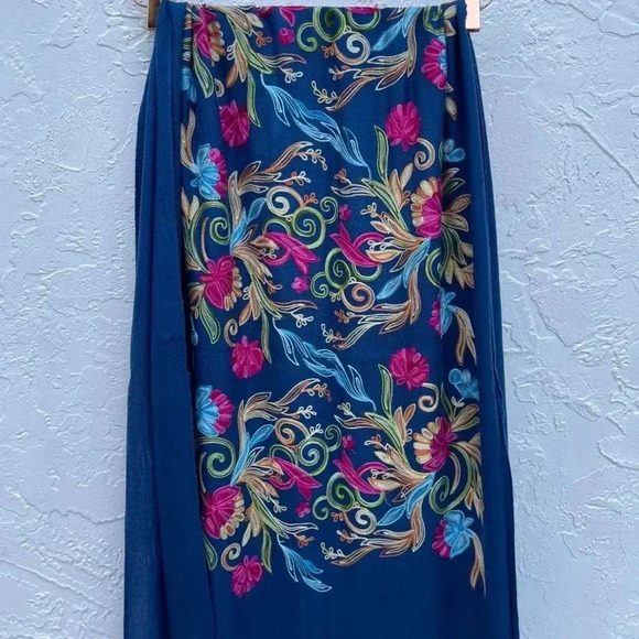 Unbranded Womens Embroidered Flower Scarf Multicolor Sz 29"x33" - Picture 2 of 14